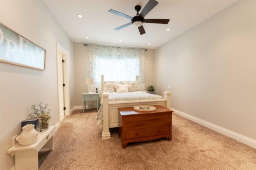 291 Tartan Circle West, Lethbridge, AB - Indoor Photo Showing Bedroom
