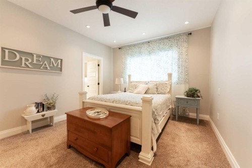 291 Tartan Circle West, Lethbridge, AB - Indoor Photo Showing Bedroom