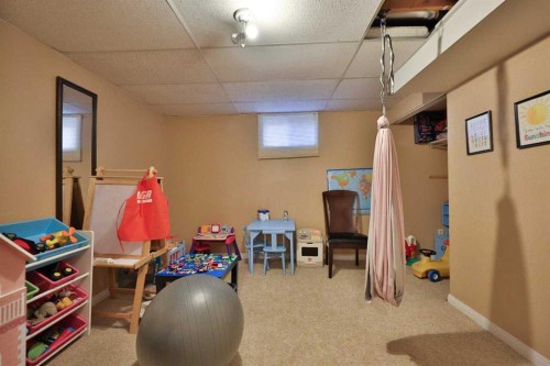 135 N 250 W, Raymond, AB - Indoor Photo Showing Basement