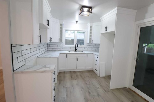 1816 11 St, Coaldale, AB - Indoor Photo Showing Other Room