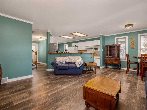 6005 46A Street, Taber, AB - Indoor Photo Showing Living Room