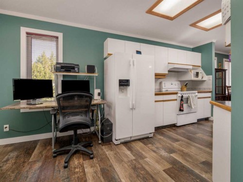 6005 46A Street, Taber, AB - Indoor Photo Showing Office