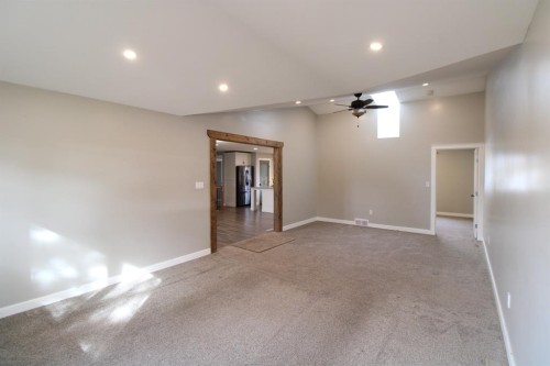 5715 56 St, Taber, AB - Indoor Photo Showing Other Room