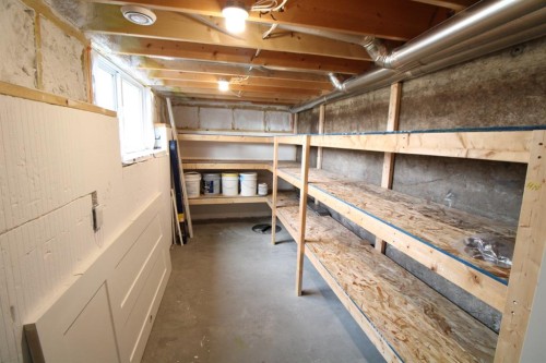 5715 56 St, Taber, AB - Indoor Photo Showing Basement
