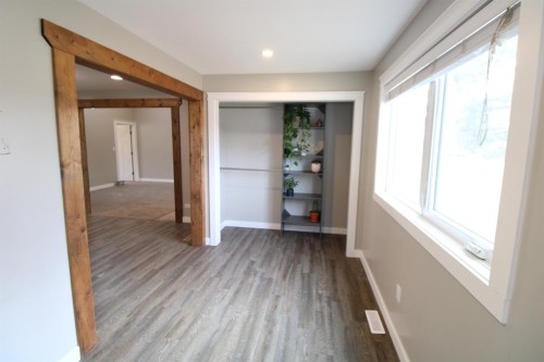 5715 56 St, Taber, AB - Indoor Photo Showing Other Room