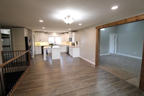 5715 56 St, Taber, AB - Indoor