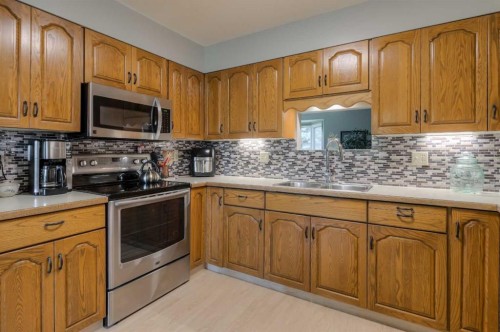94 Elm Crescent South, Lethbridge, AB 