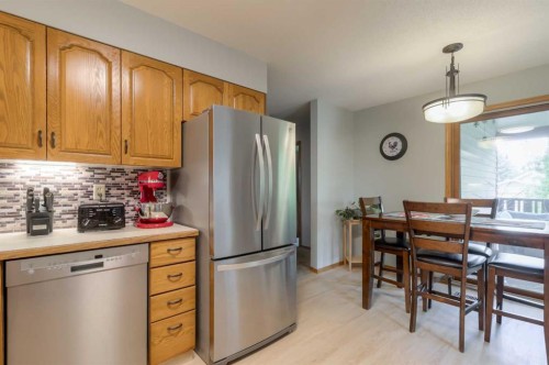 94 Elm Crescent South, Lethbridge, AB 