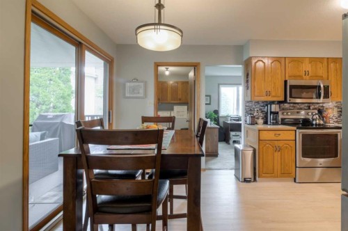94 Elm Crescent South, Lethbridge, AB 
