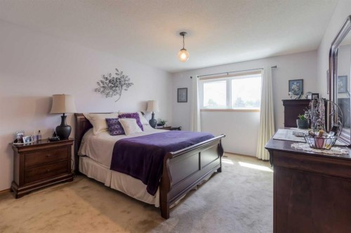 94 Elm Crescent South, Lethbridge, AB 
