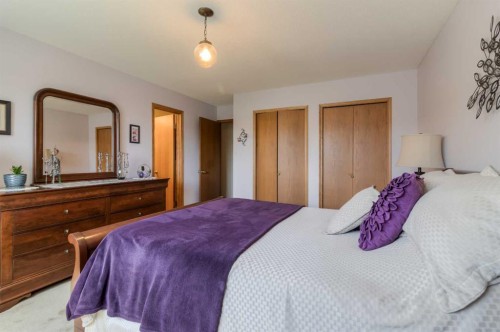 94 Elm Crescent South, Lethbridge, AB 