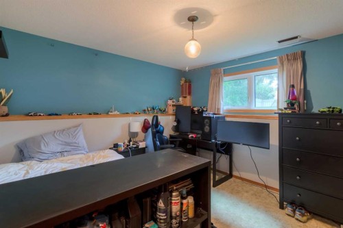 94 Elm Crescent South, Lethbridge, AB 
