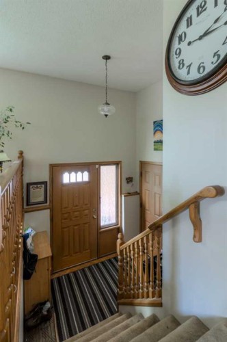 94 Elm Crescent South, Lethbridge, AB 