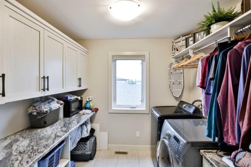 865 Atlantic Cove West, Lethbridge, AB - Indoor Photo Showing Laundry Room