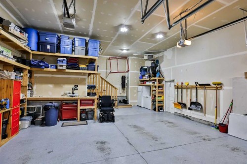 865 Atlantic Cove West, Lethbridge, AB - Indoor Photo Showing Garage