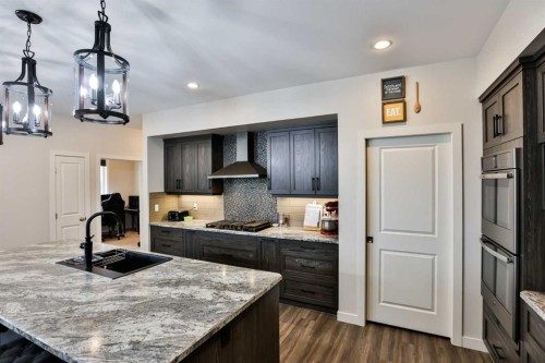 865 Atlantic Cove West, Lethbridge, AB - Indoor Photo Showing Kitchen With Upgraded Kitchen
