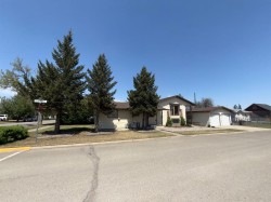 5304 2 Street WESTClaresholm, AB T0L 0T0