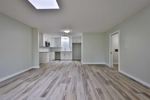 340 E 400 N, Raymond, AB - Indoor Photo Showing Kitchen