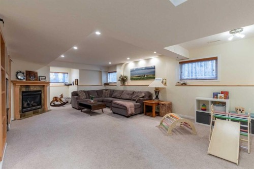 293 Heritage Boulevard West, Lethbridge, AB - Indoor With Fireplace