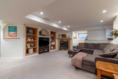 293 Heritage Boulevard West, Lethbridge, AB - Indoor With Fireplace