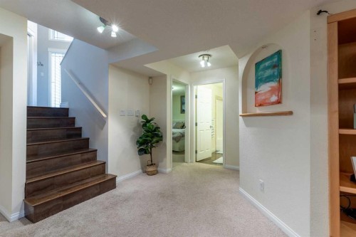 293 Heritage Boulevard West, Lethbridge, AB - Indoor Photo Showing Other Room