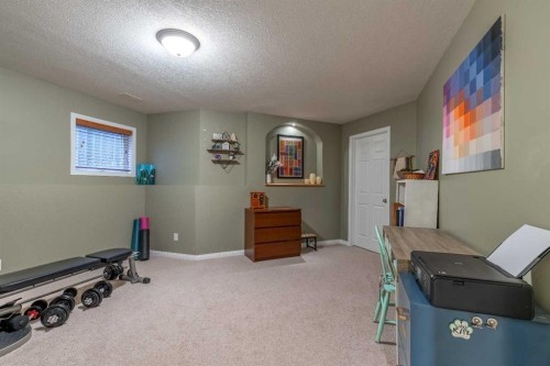 293 Heritage Boulevard West, Lethbridge, AB - Indoor