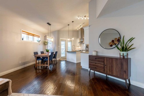 293 Heritage Boulevard West, Lethbridge, AB - Indoor Photo Showing Dining Room
