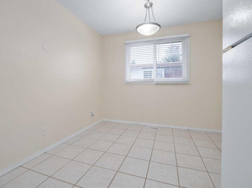 3-269 Laval Boulevard West, Lethbridge, AB - Indoor Photo Showing Other Room