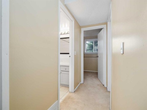 3-269 Laval Boulevard West, Lethbridge, AB - Indoor Photo Showing Other Room