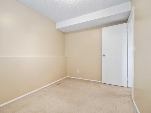 3-269 Laval Boulevard West, Lethbridge, AB - Indoor Photo Showing Other Room