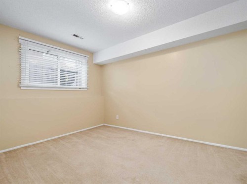 3-269 Laval Boulevard West, Lethbridge, AB - Indoor Photo Showing Other Room