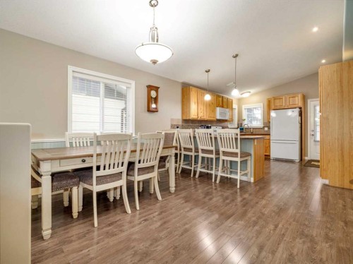 5207 58 Ave, Taber, AB - Indoor Photo Showing Dining Room