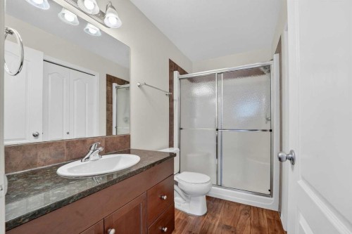 28-45 Keystone Terrace West, Lethbridge, AB - Indoor Photo Showing Bathroom