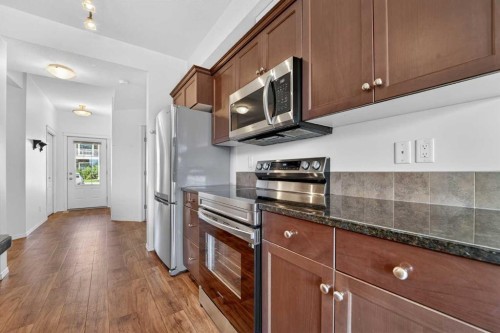 28-45 Keystone Terrace West, Lethbridge, AB - Indoor Photo Showing Kitchen With Stainless Steel Kitchen