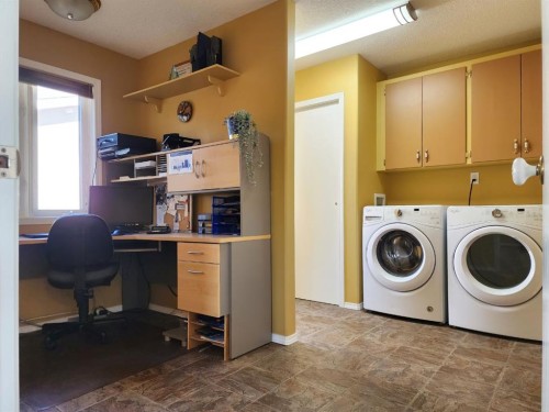 4813 4 Street West, Claresholm, AB 