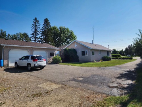 4813 4 Street West, Claresholm, AB 