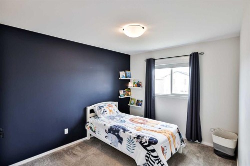 1109 Pacific Circle West, Lethbridge, AB - Indoor Photo Showing Bedroom