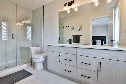 1109 Pacific Circle West, Lethbridge, AB - Indoor Photo Showing Bathroom