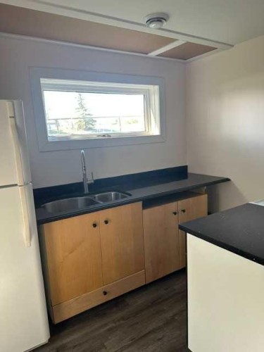 925 West Avenue, Pincher Creek, AB 