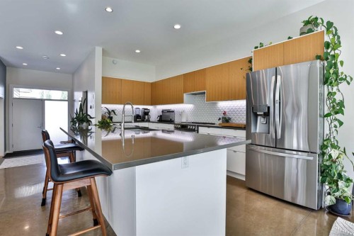 22 Riverland Close West, Lethbridge, AB 