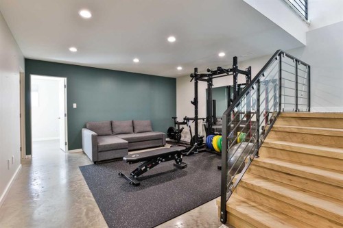22 Riverland Close West, Lethbridge, AB 