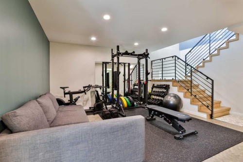 22 Riverland Close West, Lethbridge, AB 