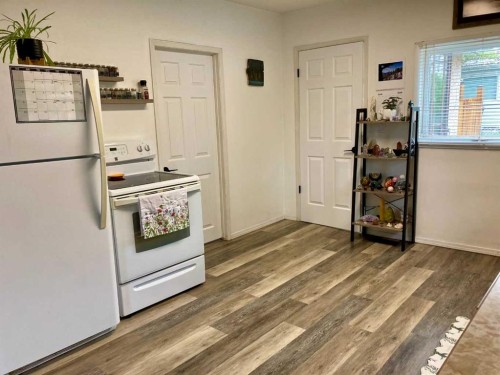 717 227 Street, Hillcrest, AB 