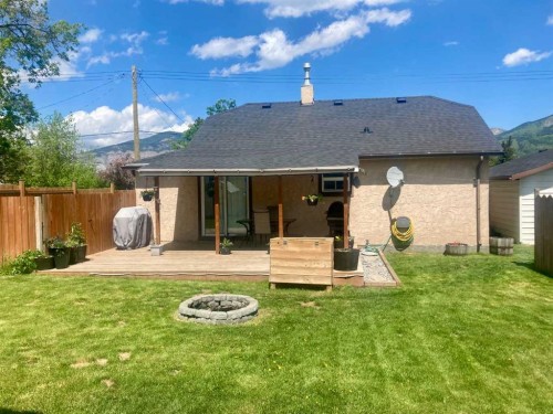 717 227 Street, Hillcrest, AB 