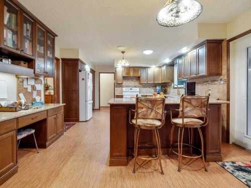 2201 21 Avenue, Coaldale, AB - Indoor Photo Showing Other Room