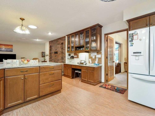 2201 21 Avenue, Coaldale, AB - Indoor Photo Showing Kitchen