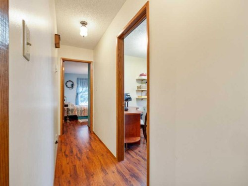 2201 21 Avenue, Coaldale, AB - Indoor Photo Showing Other Room