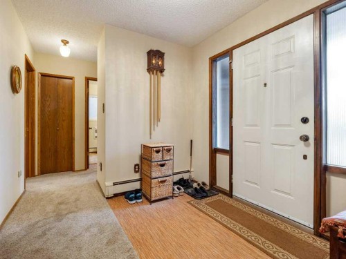 2201 21 Avenue, Coaldale, AB - Indoor Photo Showing Other Room
