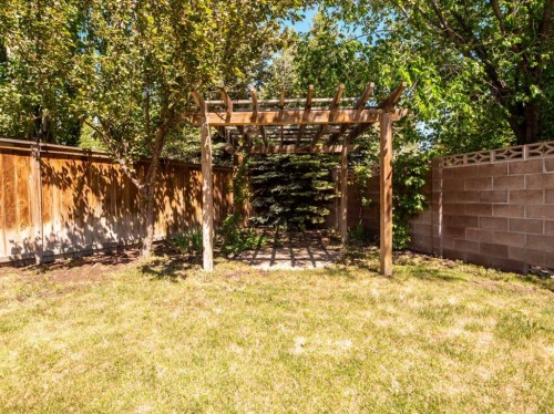 111 Fairmont Road South, Lethbridge, AB 