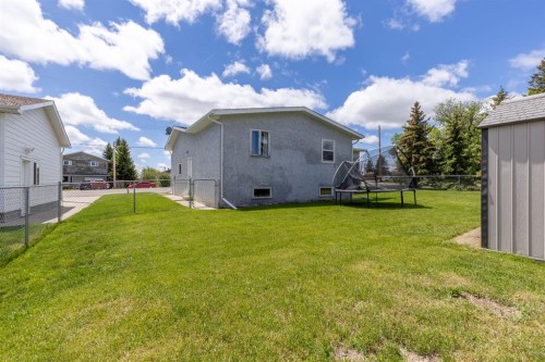 593 3 Avenue West, Cardston, AB 